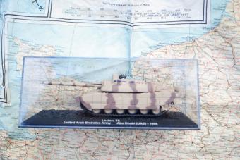images/productimages/small/leclerc-t5-united-arab-emirates-army-abu-dhabi-uae-1996-atlas-bn56-doos.jpg