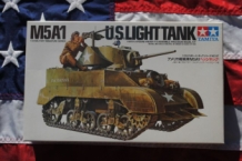 images/productimages/small/m5a1-u.s.light-tank-tamiya-35097-doos.jpg