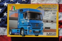 images/productimages/small/mercedes-benz-actros-1854-ls-v8-italeri-3824-doos-oud.jpg