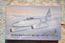 images/productimages/small/messerschmitt-me-262-v9-v12-mpm-72114-doos.jpg