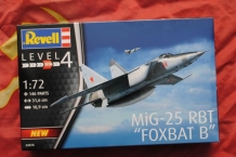 images/productimages/small/mig-25-rbt-foxbat-b-revell-03878-doos.jpg