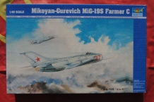 images/productimages/small/mikoyan-gurevich-mig-19s-farmer-c-trumpeter-02803-doos.jpg