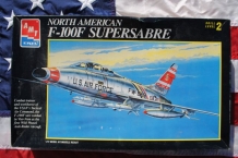 images/productimages/small/north-american-f-100f-supersabre-amt-ertl-8892-doos.jpg