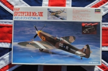 images/productimages/small/raf-spitfire-mk.viii-hasegawa-03017-ss17-doos.jpg