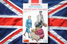 images/productimages/small/refugees-musician-family-miniart-38084-doos.jpg