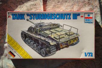 ESCI 8328 Sd.Kfz.167 Sturmgeschutz III Assault Gun