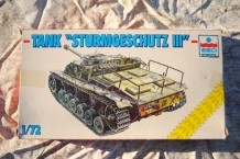 images/productimages/small/tank-sturmgeschutz-iii-esci-8328-doos.jpg