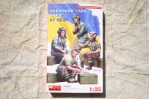 images/productimages/small/ukrainian-tank-crew-at-rest-miniart-37067-doos.jpg
