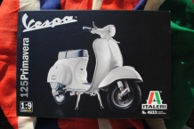 images/productimages/small/vespa-125-primavera-italeri-4633-doos.jpg