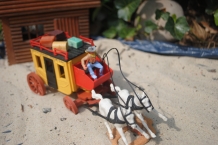 images/productimages/small/wells-fargo-stagecoach-with-coachman-2nd-version-timpo-toys-g.306-a-.jpg