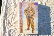 images/productimages/small/wwii-german-infantryman-reversible-winter-uniform-tamiya-36304-doos.jpg