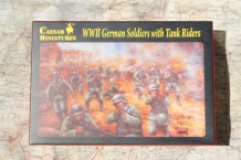 images/productimages/small/wwii-german-soldiers-with-tank-riders-caesar-miniatures-077-doos.jpg