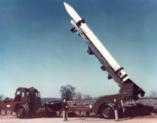 Revell 00020 US ARMY Corporal Missile & Launcher Revell Classics
