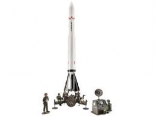 Revell 00020 US ARMY Corporal Missile & Launcher Revell Classics