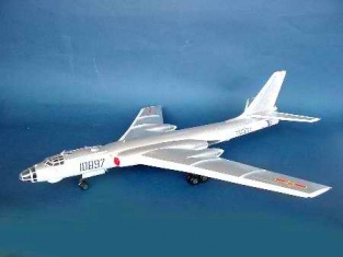 Trumpeter 01612  Tu-16K-26 BADGER G / Chinese H-6