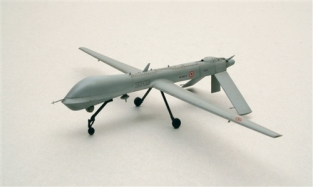 Italeri 1279  RQ-1 Predator