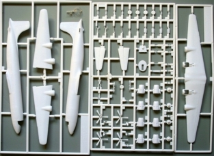Minicraft 14459 Douglas DC-6B 