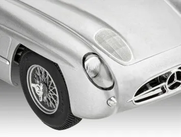 Revell 05633 1955 Mercedes-Benz 300 SLR Uhlenhaut Coupe
