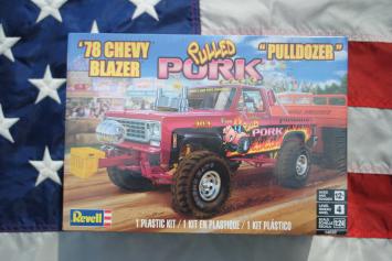 Revell 14532 1978 Chevy Blazer Pulldozer