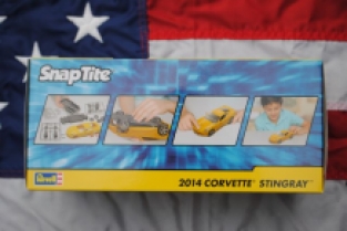 Revell 85-1982 2014 CORVETTE STINGRAY