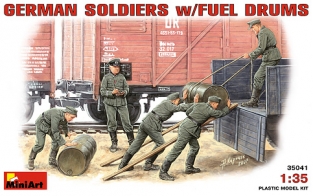 MiniArt 35041 German Soldiers w/Fuel Drums