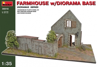 MA.36018 Farmhouse w/ Diorama Base
