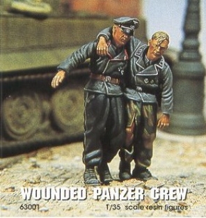 JA.63001  WOUNDED PANZER CREW