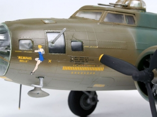 Revell 04297  B-17F 