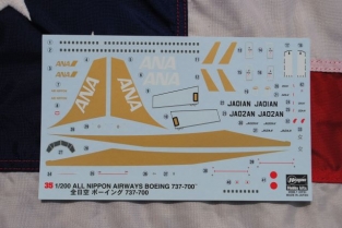 Hasegawa 10735 BOEING 737-700 ANA Air Nippon
