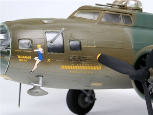 Revell 04279  Boeing B-17F Flying Fortress 