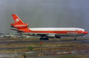 Heller 80460 DOUGLAS DC10