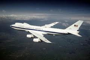 Revell 4520 BOEING E-4B AIRBORNE COMMAND POST 'The Flying White House'