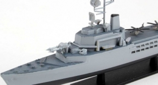 Revell 05896  French Helicopter Carrier JEANNE d'ARC R97