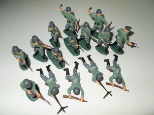 Revell 02630  GERMAN INFANTRY WWII