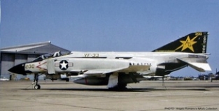 Has.09778  F-4J Phantom II  ''Colourful CAG Bird ''