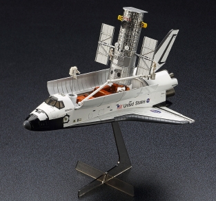Hasegawa 10821 Hubble Space Telescope & Space Shuttle Orbit with Astronauts