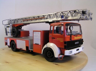 Italeri 3784 Iveco Magirus DLK26-12 Fire Ladder Truck