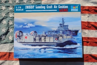 Trumpeter 07301  LCAC JMSDF Landing Craft Air Cushion