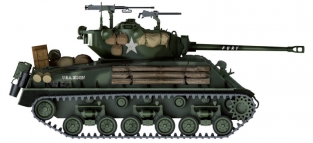 Italeri 6529 M4A3E8 Sherman 