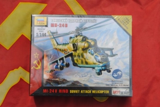 Zvezda 7403 MI-24V HIND Soviet Attack Helicopter