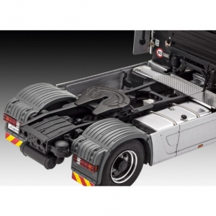 Revell 07425  Mercedes-Benz Actros MP3 truck