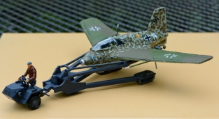 Heller 80237 Messerschmitt Me 163 KOMET With Tractor Unopened