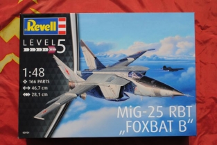 Revell 03931 MiG-25 RBT FOXBAT B