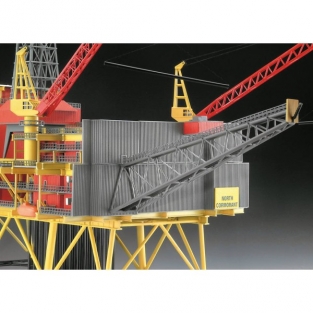 Revell 08803  Off-Shore Oilrig 