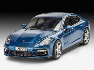 Revell 07034 PORSCHE PANAMERA TURBO