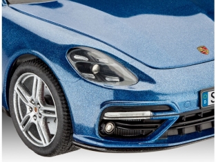 Revell 07034 PORSCHE PANAMERA TURBO