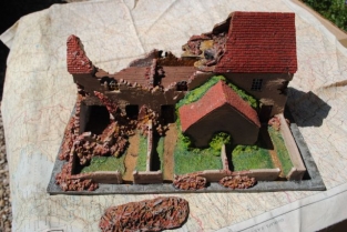 HMiH 40 Ruined Wartime Building Europe Scenery with Removeble Roof