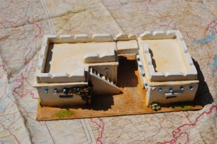 HMiH 24 Ruined Wartime Desert Building African Scenery with Removeble Roof