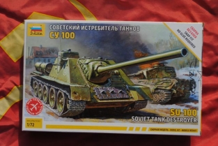 Zvezda 5044 SU-100 Soviet Tank Destroyer