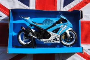 New-Ray 49553 SUZUKI GSX-R1000 2008 Aaron Yates No.20